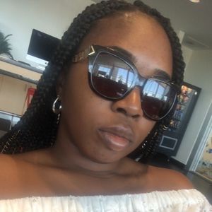 Meet your Posher, Jade